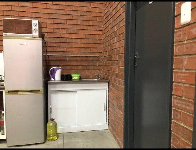 INDUSTRIAL PROPERTY TO RENT IN MAGNA VIA INDUSTRIAL